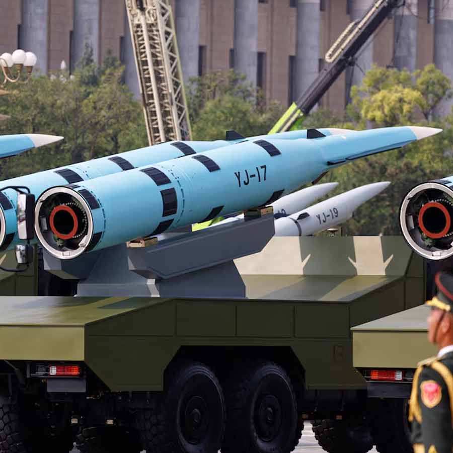 China shows off powerful nuclear missile on V-day parade