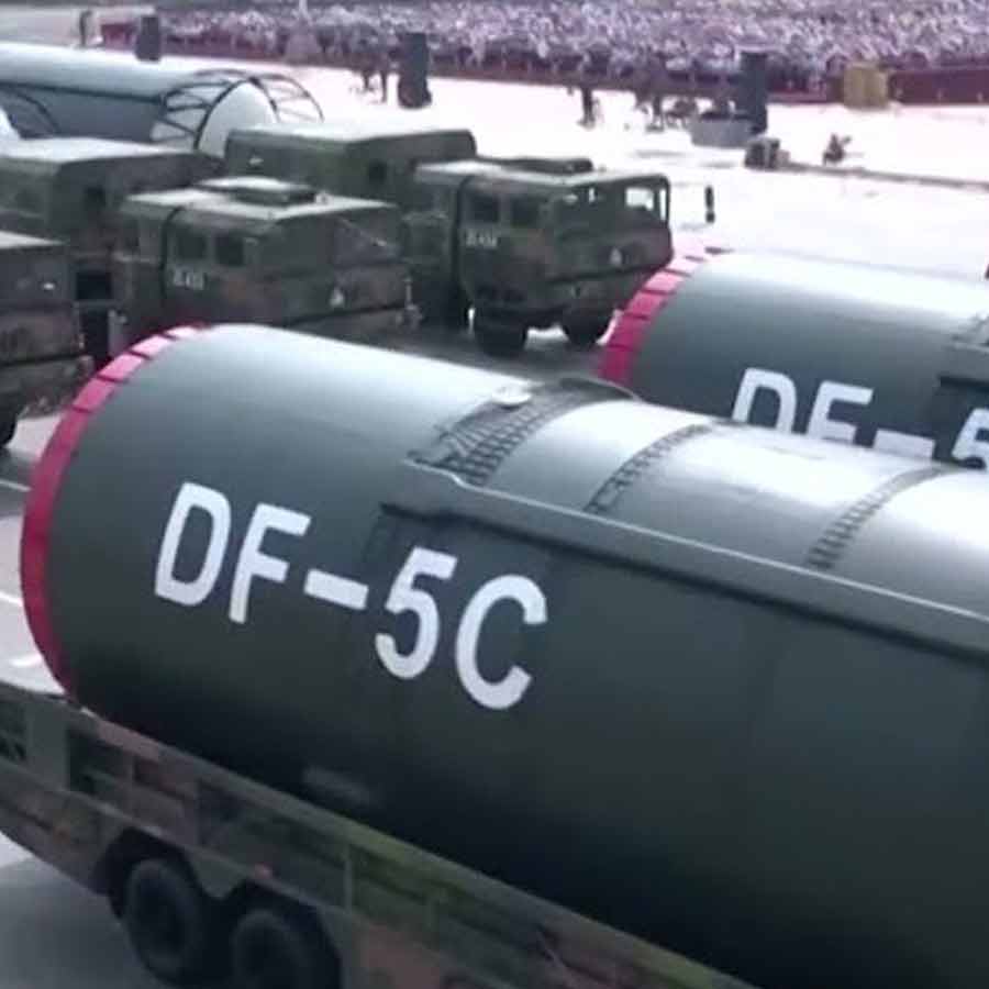 China shows off powerful nuclear missile on V-day parade