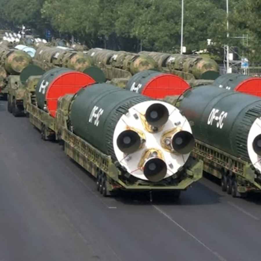 China shows off powerful nuclear missile on V-day parade