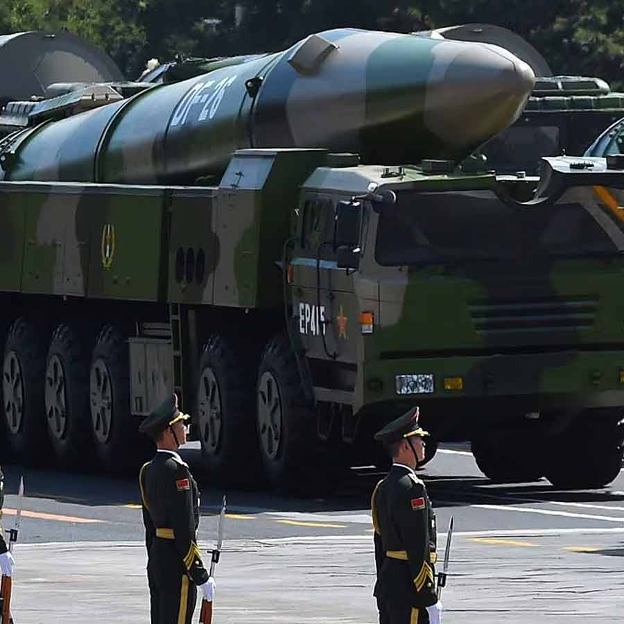 China shows off powerful nuclear missile on V-day parade