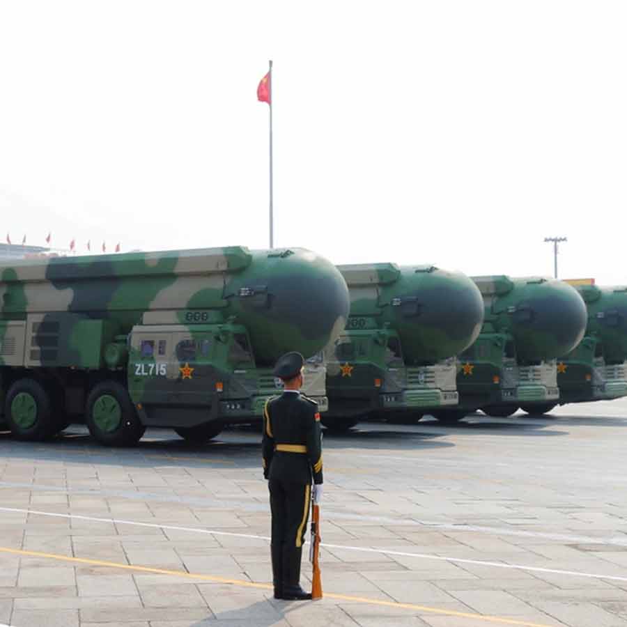 China shows off powerful nuclear missile on V-day parade