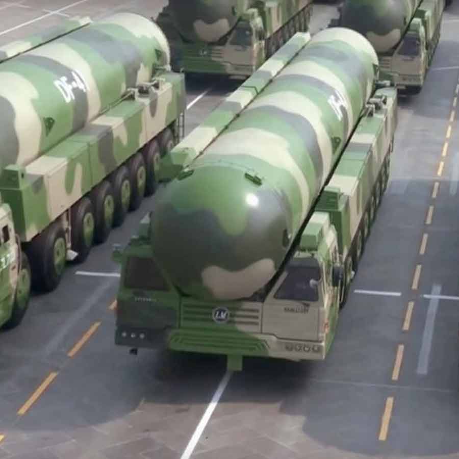 China shows off powerful nuclear missile on V-day parade