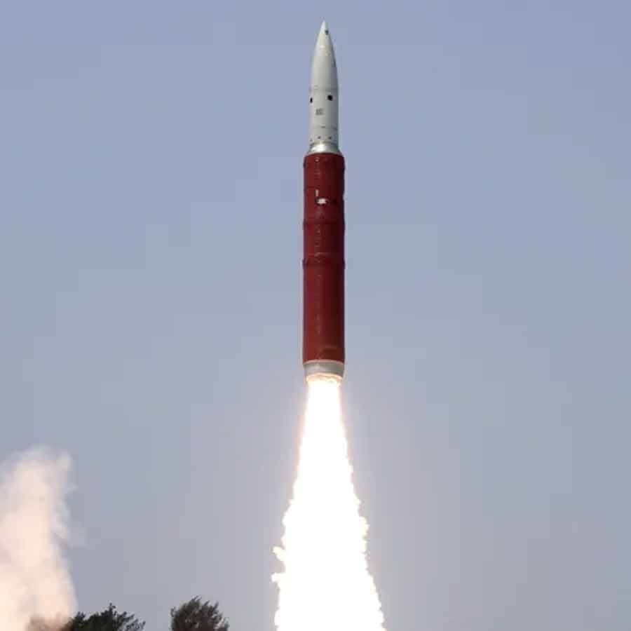 China shows off powerful nuclear missile on V-day parade