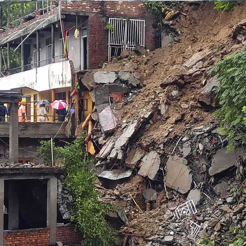 Consecutive landslides in Himachal Pradesh Kullu, many feared trapped dgtl