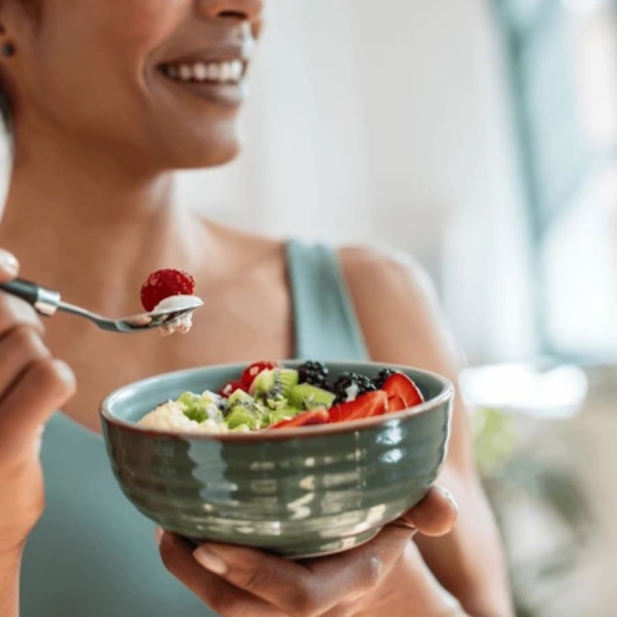 চুল হোক বা নখ, কেবল বাহ্যিক যত্নই যথেষ্ট নয়, প্রোটিন, ফাইবার ও ভিটামিন যুক্ত খাবার বেশি করে খাওয়া জরুরি। ( এই প্রতিবেদনটি ‘আনন্দ উৎসব’ ফিচারের একটি অংশ। ) 