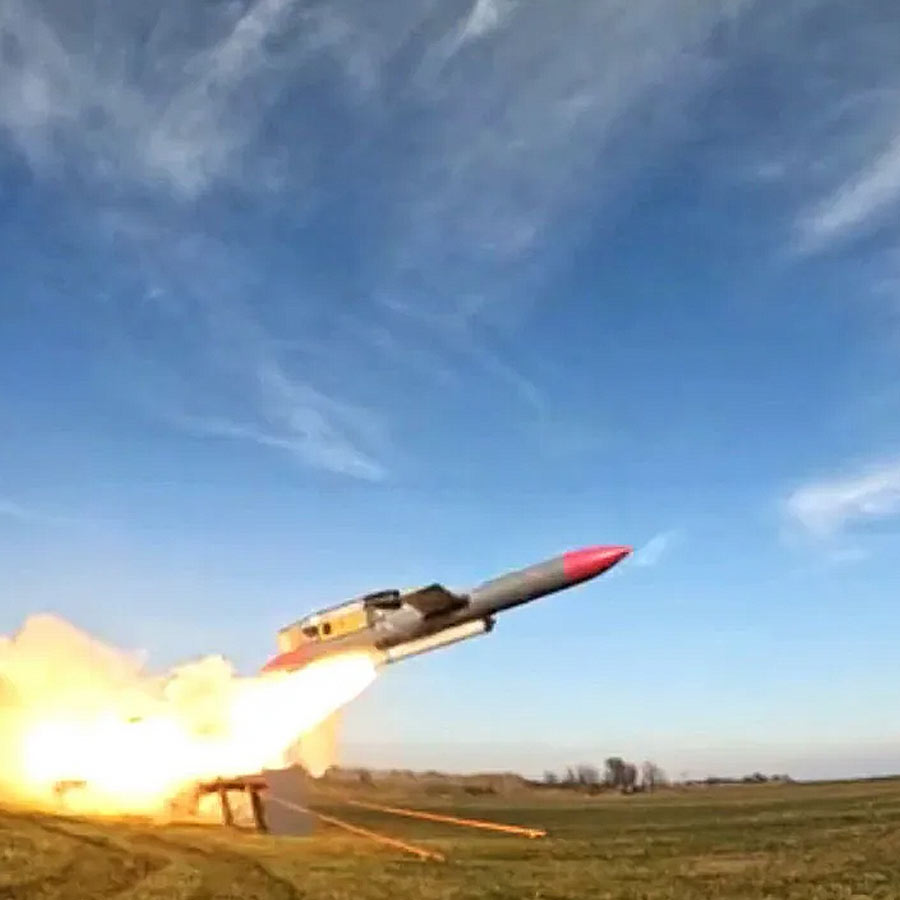 All need to know about AIM-260 Missile, secret Lockheed Martin missile that American Air Force and Navy wants