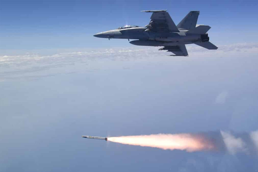 All need to know about AIM-260 Missile, secret Lockheed Martin missile that American Air Force and Navy wants