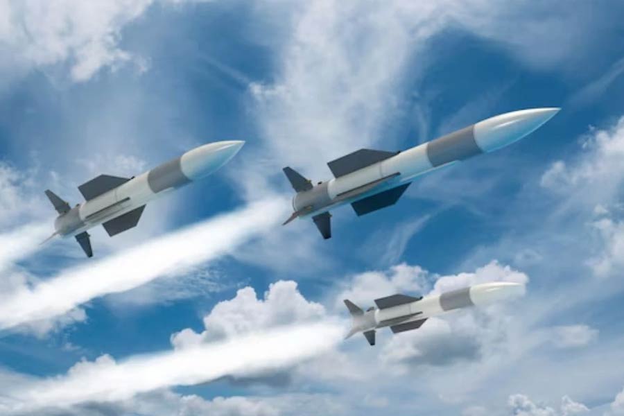 All need to know about AIM-260 Missile, secret Lockheed Martin missile that American Air Force and Navy wants