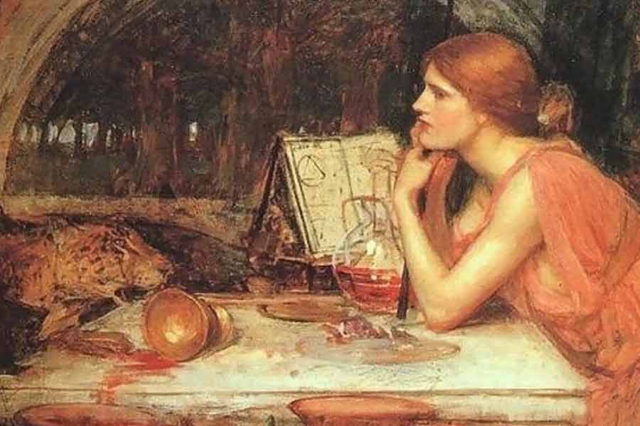 তবে, জুলিয়ার মৃত্যু নিয়ে ধোঁয়াশা রয়েছে। কেউ কেউ বলেন, বিপদ আঁচ করে একটি কনভেন্টে আশ্রয় নেন তীক্ষ্ণ বুদ্ধিধারী জুলিয়া। ১৬৫১ সালে ঘুমের মধ্যে স্বাভাবিক মৃত্যু হয় তাঁর। আবার কেউ কেউ বলেন, ওই কনভেন্ট থেকেই বিষের কারবার চালিয়ে যাচ্ছিলেন জুলিয়া এবং ধরা পড়েন। মৃত্যুদণ্ড দেওয়া হয় তাঁকে।