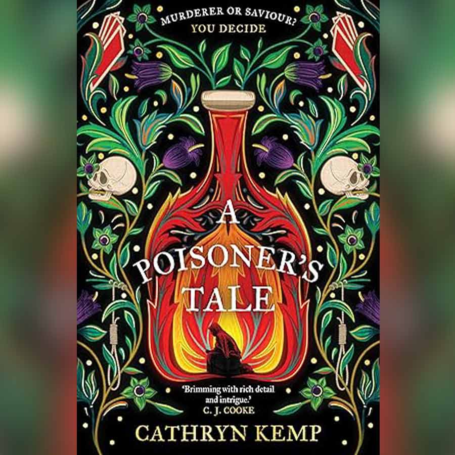 ২০২৪ সালে ক্যাথরিন কেম্প ‘আ পয়জ়নার্স টেল’ নামে একটি বই লেখেন। সেই বইতেই জুলিয়া টোফানা সম্পর্কে জানা যায়। মনে করা হয়, জুলিয়াই বিশ্বের প্রথম মহিলা সিরিয়াল কিলার। যদিও, তাঁর বইয়ে ক্যাথরিন প্রশ্ন তুলেছেন যে, জুলিয়া কি কেবলই এক জন খুনি, না কি তিনি হয়ে উঠেছিলেন এক বিপুলসংখ্যক নিগৃহীত নারীর পরিত্রাতা? 