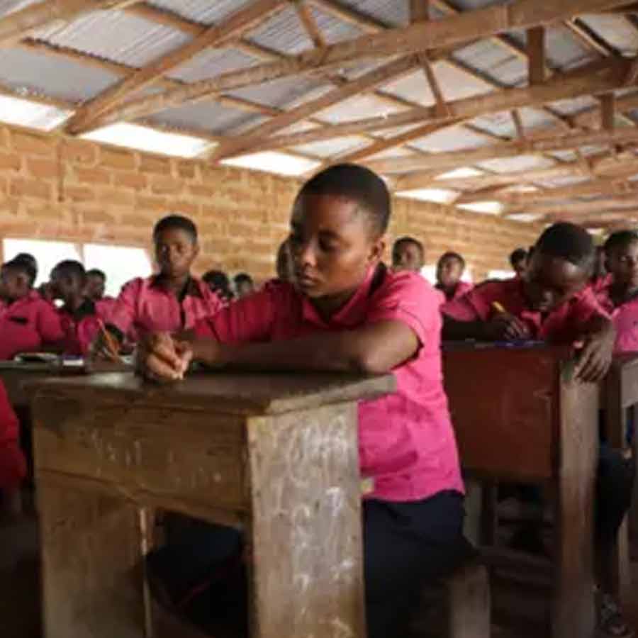 নাইজেরিয়ার উবাং গ্রামের বাসিন্দারা উবাং ভাষায় কথা বলেন। ২০১৩ সালের গণনা অনুযায়ী, উবাং ভাষাভাষী লোকের সংখ্যা ১১ হাজারের কাছাকাছি। এক অদ্ভুত শর্ত মেনে চলেন গ্রামবাসীরা।