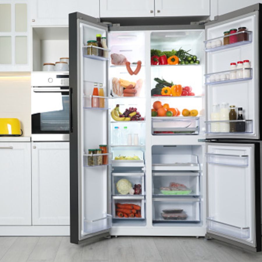 স্যামসাং ১৮৩ এল ২ স্টার ডায়রেক্ট কুল রেফ্রিজারেটর: এই মডেলটি তার নজরকাড়া ডিজাইন এবং নির্ভরযোগ্যতার জন্য পরিচিত। এতে আছে ডিজিটাল ইনভার্টার কম্প্রেসর, যা কম শব্দ করে এবং বিদ্যুৎ সাশ্রয় করে। রয়েছে বড় ভেজিটেবল বক্স ও বড় বোতল হোল্ডার। পাশাপাশি, এই ফ্রিজেও অ্যান্টি-ব্যাকটিরিয়াল গ্যাসকেট ও স্টেবিলাইজার-ফ্রি অপারেশনের সুবিধা আছে।