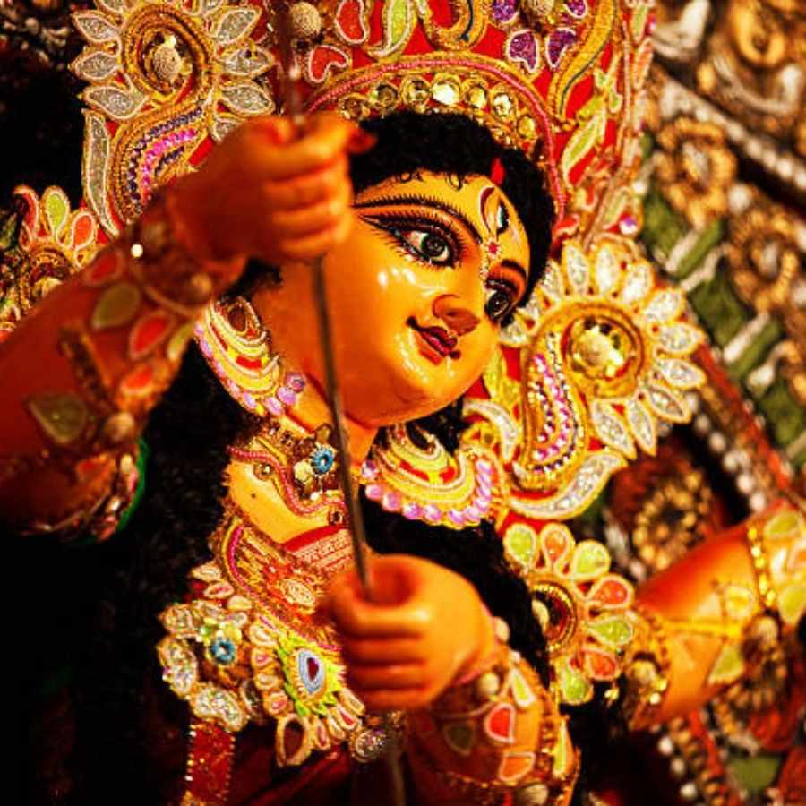 Tips to Stay Safe from Theft Cyber Fraud and Scams During Festive Crowds dgtl