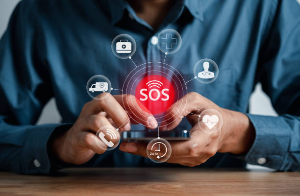 আপৎকালীন যোগাযোগ: আপনার মোবাইলে কিছু জরুরি নম্বর সেভ করে রাখুন। কোনও বিপদের সম্মুখীন হলে যাতে দ্রুত পুলিশ বা পরিবারের সঙ্গে যোগাযোগ করতে পারেন।