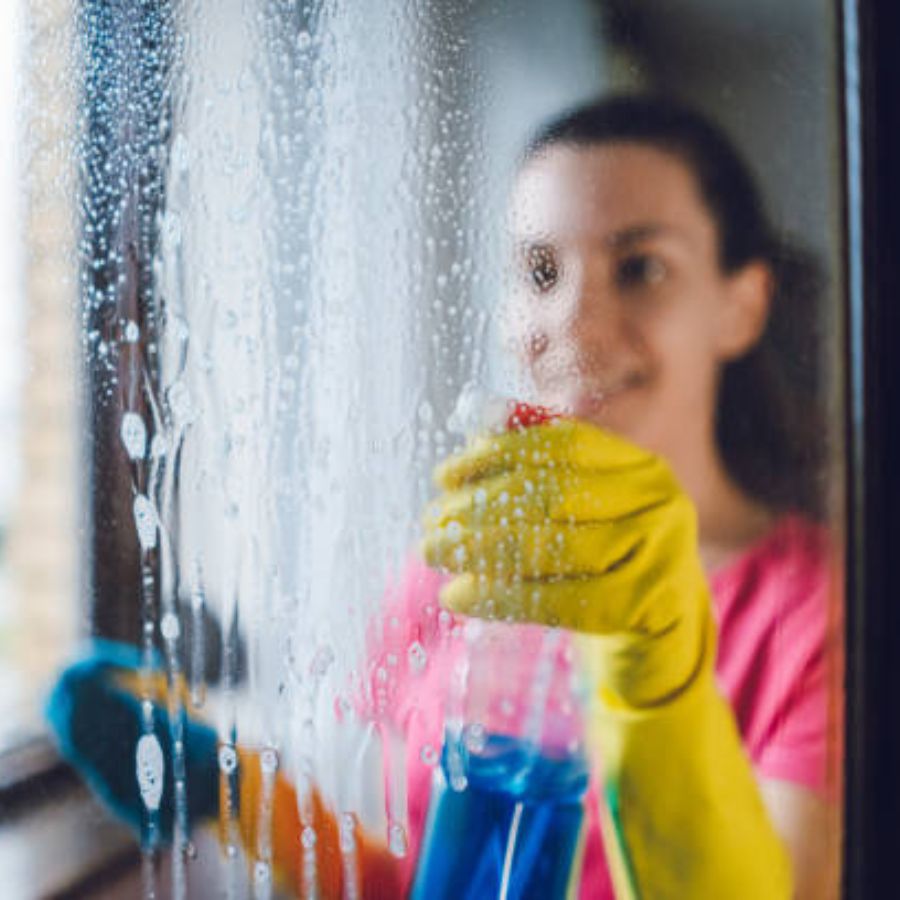 Learn Onion hack to clean window glass in just 60 seconds dgtl