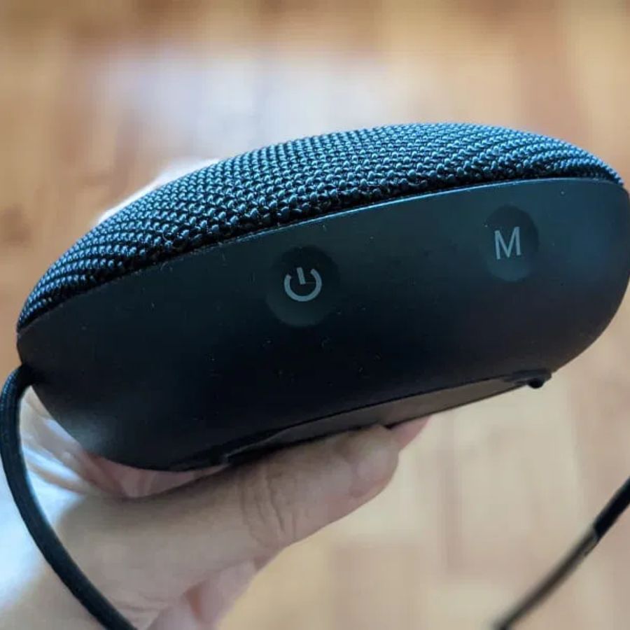 ৩,০০০ থেকে ৪,০০০ টাকার মধ্যে: বেশি জোরালো সাউন্ডের দরকার হলে বোট স্টোন ১০০০ একটি ভাল বিকল্প। এর সাউন্ড আউটপুট ১৪W এবং এর ব্যাটারি লাইফ ৮ ঘণ্টা পর্যন্ত হতে পারে। এই জলরোধী স্পিকারটি পুজোর আড্ডার জন্য বেশ উপযুক্ত।