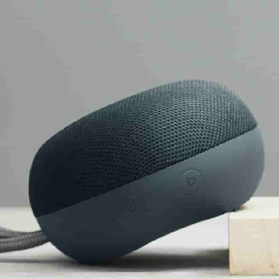 ৪,০০০ থেকে ৫,০০০ টাকার মধ্যে: এই দামে আপনি জেবিএল ফ্লিপ এসেন্সিয়াল ২ কিনতে পারেন। এই স্পিকারটি আরও একটু উন্নত মানের। এতে শক্তিশালী সাউন্ড রয়েছে। এর ব্যাটারি লাইফ প্রায় ১০ ঘণ্টা এবং এটি আইপিএক্স৭ রেটিং-সহ জলরোধী। 