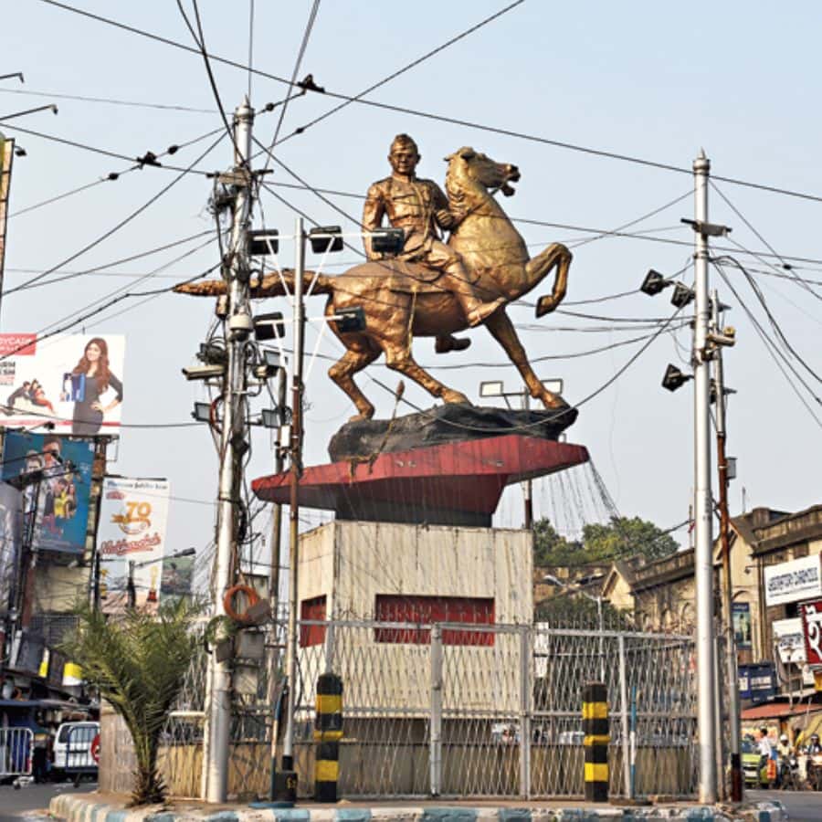 এ বার শ্যামবাজারের দিকে ঠাকুর দেখতে গেলে কোন কোন খানা খাজানায় ডুব দিতে পারেন, জানা আছে কি? মুশকিল আসানে রইল উত্তর কলকাতার এই এলাকার সমস্ত স্ট্রিট ফুড জয়েন্টের হদিস। 