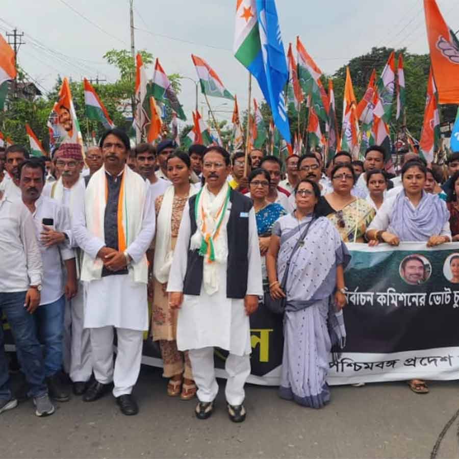 Congress lines up a number of meetings in presence of AICC leaders, aiming at poll preparation