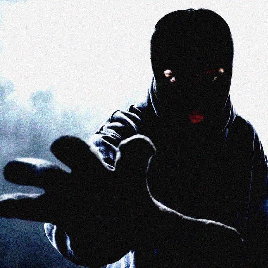 Miscreants looted 80k rupees but lost their bikes worth of 2 lakhs dgtl