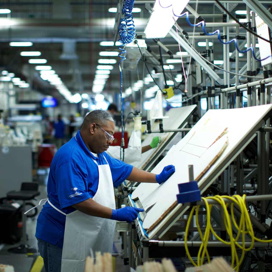 US trade deficit surge rapidly in July 2025 amid Donald Trump's tariff war