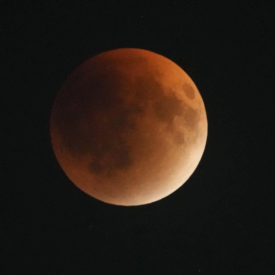 চেন্নাই থেকে চাঁদের ছবি।