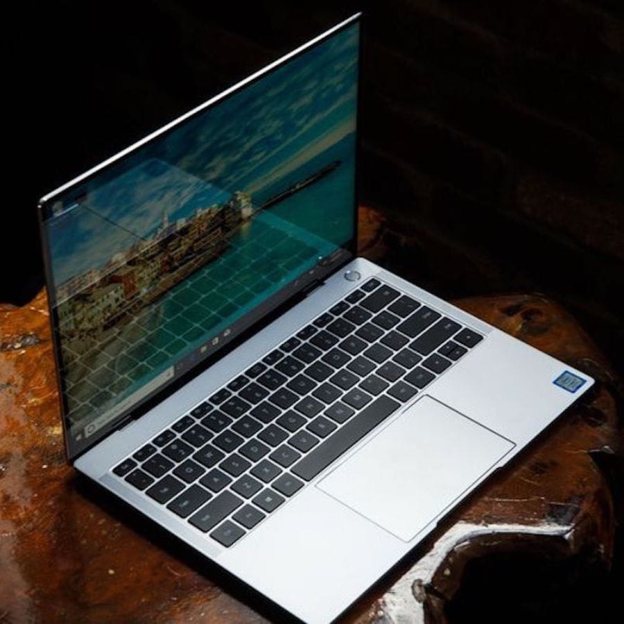 ইনফিনিক্স ইনবুক ওয়াই১ প্লাস: বাজেট ল্যাপটপের বাজারে ইনফিনিক্স একটি নতুন নাম। এতে আছে ইন্টেল কোর আই৩ প্রসেসর এবং ৮জিবি ব়্যাম, যা ভালো পারফরম্যান্স দেয়। ৫১২জিবি এসএসডি স্টোরেজ-সহ, এই ল্যাপটপটি খুব দ্রুত কাজ করে। এতে আছে একটি বড় ডিসপ্লে এবং ভালো ব্যাটারি লাইফ।