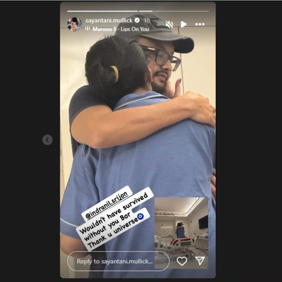 স্বামী ইন্দ্রনীলকে ধন্যবাদ সায়ন্তনীর।