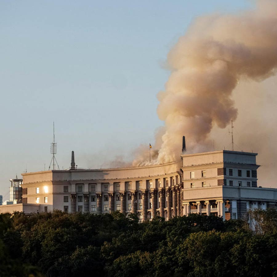 France and Britain wants to secure Ukraine with 10,000 troops, what America is thinking about coalition of the willing