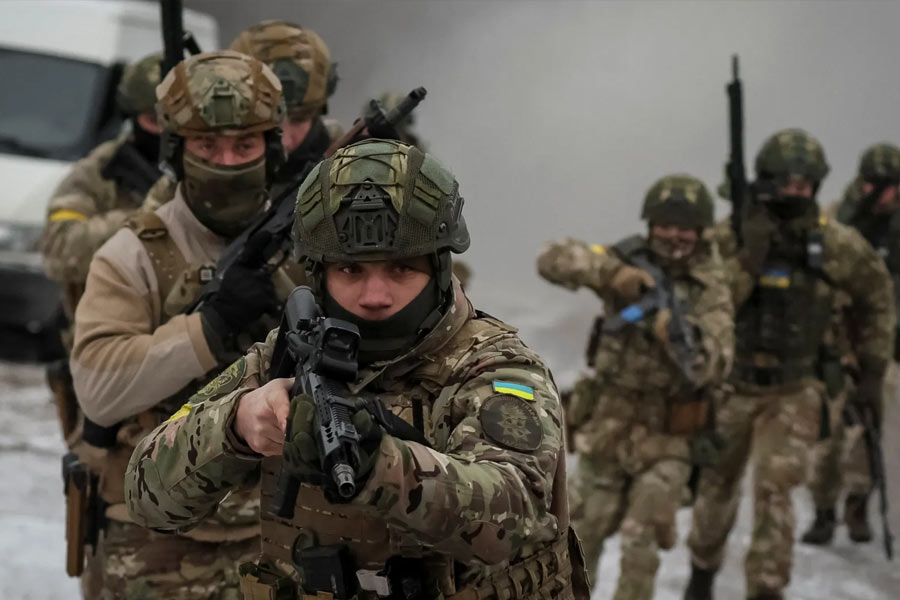 France and Britain wants to secure Ukraine with 10,000 troops, what America is thinking about coalition of the willing