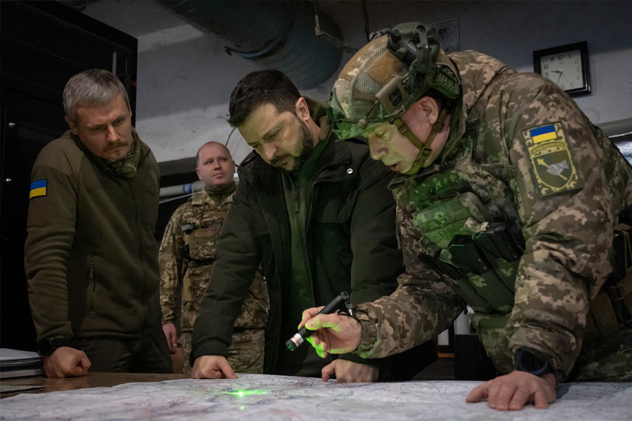 France and Britain wants to secure Ukraine with 10,000 troops, what America is thinking about coalition of the willing