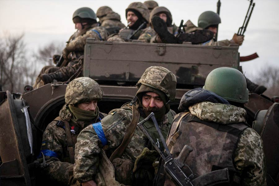 France and Britain wants to secure Ukraine with 10,000 troops, what America is thinking about coalition of the willing