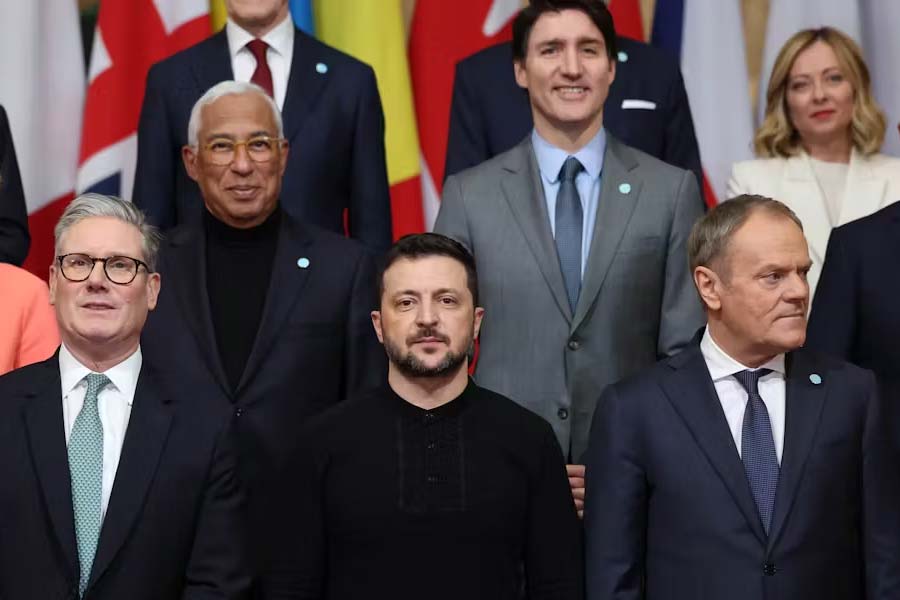 France and Britain wants to secure Ukraine with 10,000 troops, what America is thinking about coalition of the willing