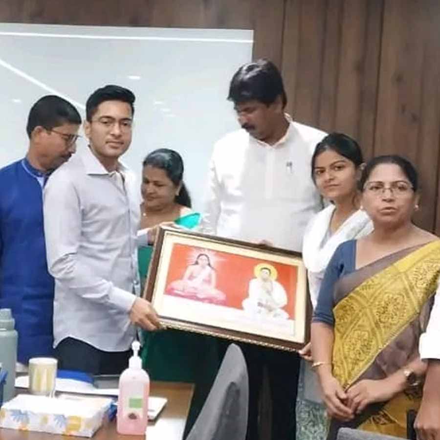 Abhishek Banerjee gave campaign message to Bangaon Organizational District Leadership following party line