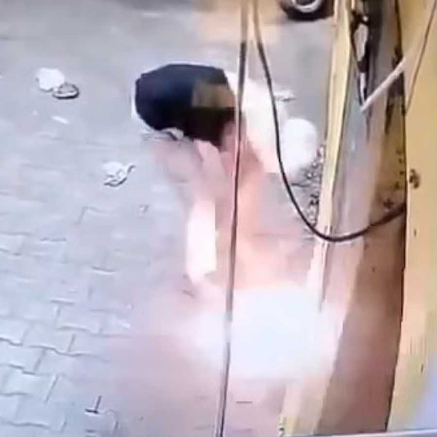 UP: Home guard arrested for setting liquor shop on fire in Meerut after being denied alcohol dgtl