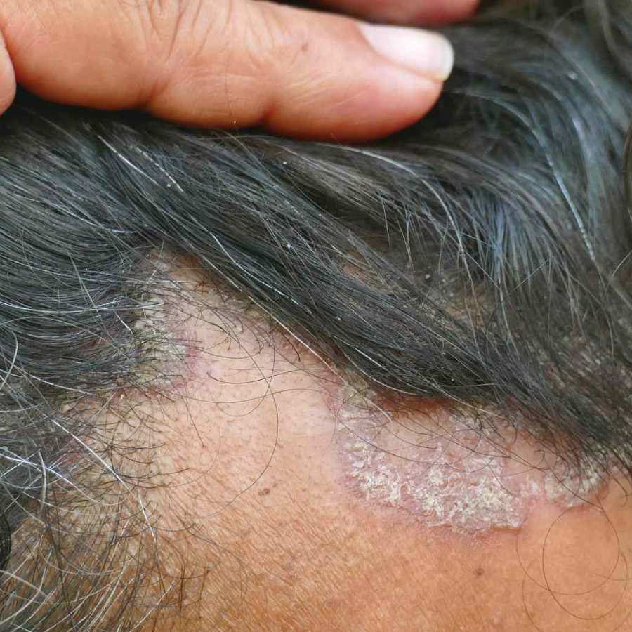 Seksual erkak dumba Qizlar mini yubkada jinsiy aloqa qilishadi