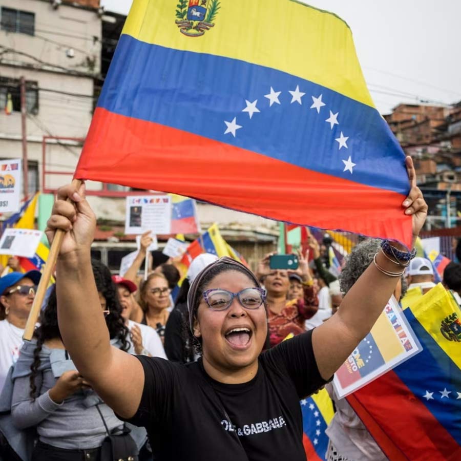 US may strike Caracas drug cartels with F-35 fighter jets which may trigger war with Venezuela 