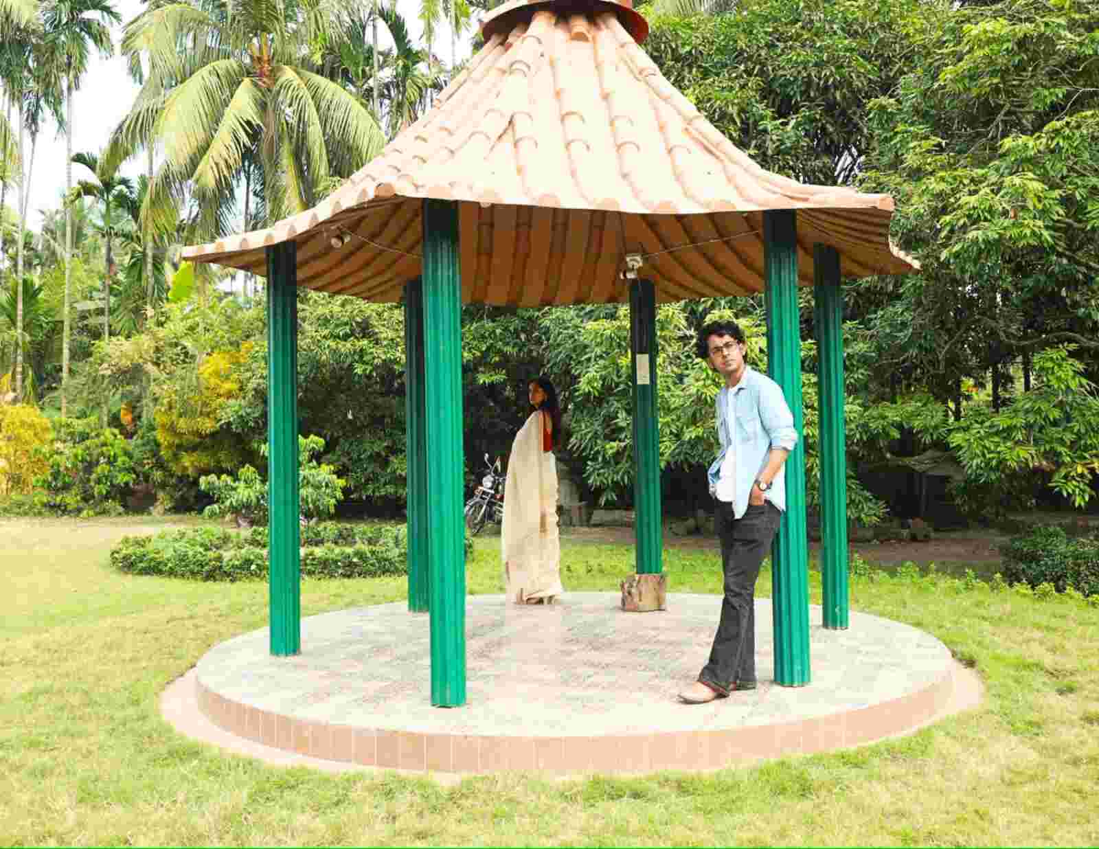 ‘বিয়ে ফিয়ে নিয়ে’ ছবির একটি দৃশ্য।