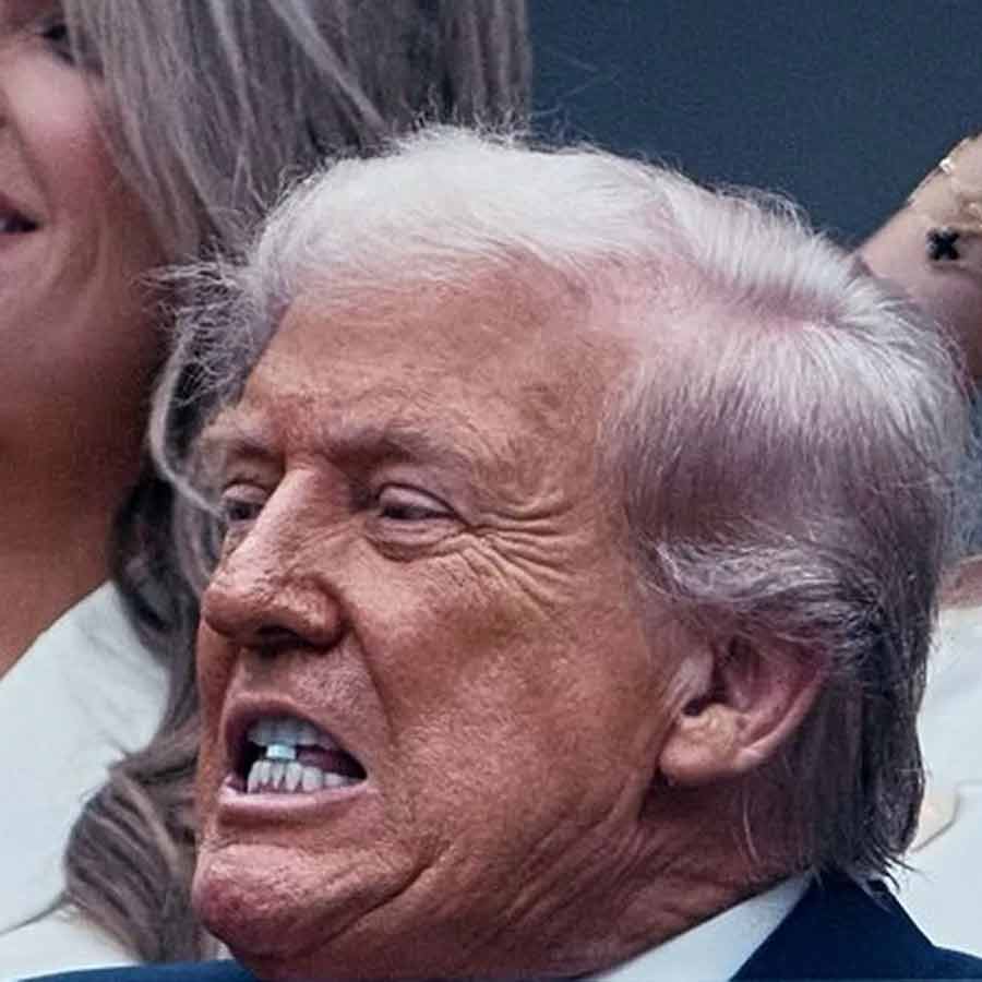 Donald Trump attends US Open final with a white pill in his mouth, President’s health concern resurfaces dgtl