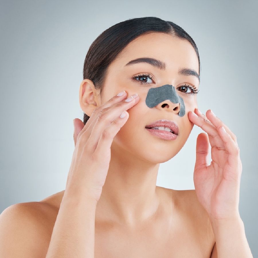 How Blackheads are different from Whiteheads, how to get rid of those problems dgtl