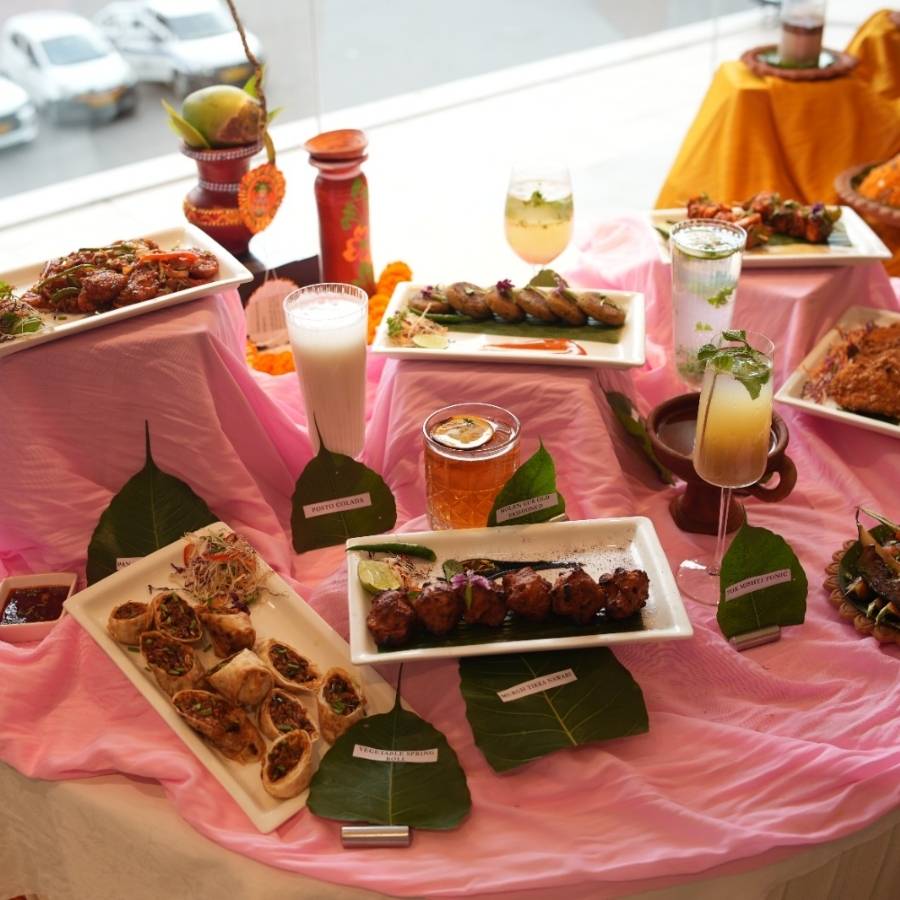 ‘দে সোভরানি’র জনপ্রিয় রেস্তোরাঁ ‘স্যান্ড’ সদ্যই ‘সর্ষে’ হিসেবে আত্মপ্রকাশ করল নতুন ভাবে, নতুন রূপে। আর সেই রেস্তোরাঁর মাধ্যমেই এ বার পুজোয় শারদীয়ার মহাভোজ উদ্‌যাপন করা হচ্ছে। 