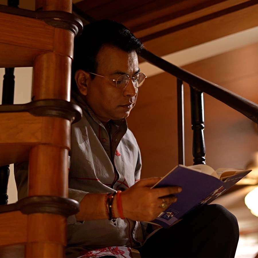 Indian actor Rudranil Ghosh Talks about his comeback and painful  struggle days with Raj Chakraborty in tollywood dgtl