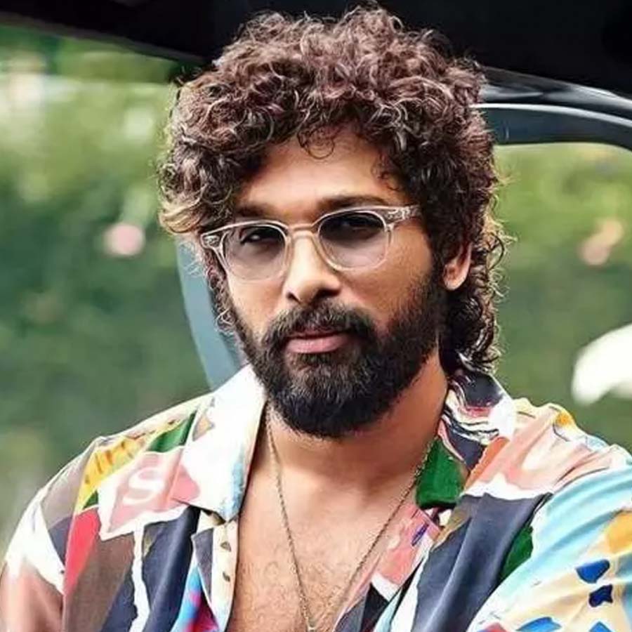 GHMC Issues a notice to Allu Arjun's Family over illegal construction dgtl