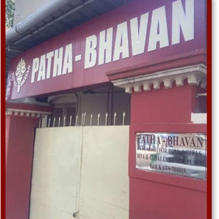 Puja Bonus Ruckus at Pathbhavan as Employees Clash With School Authorities dgtl