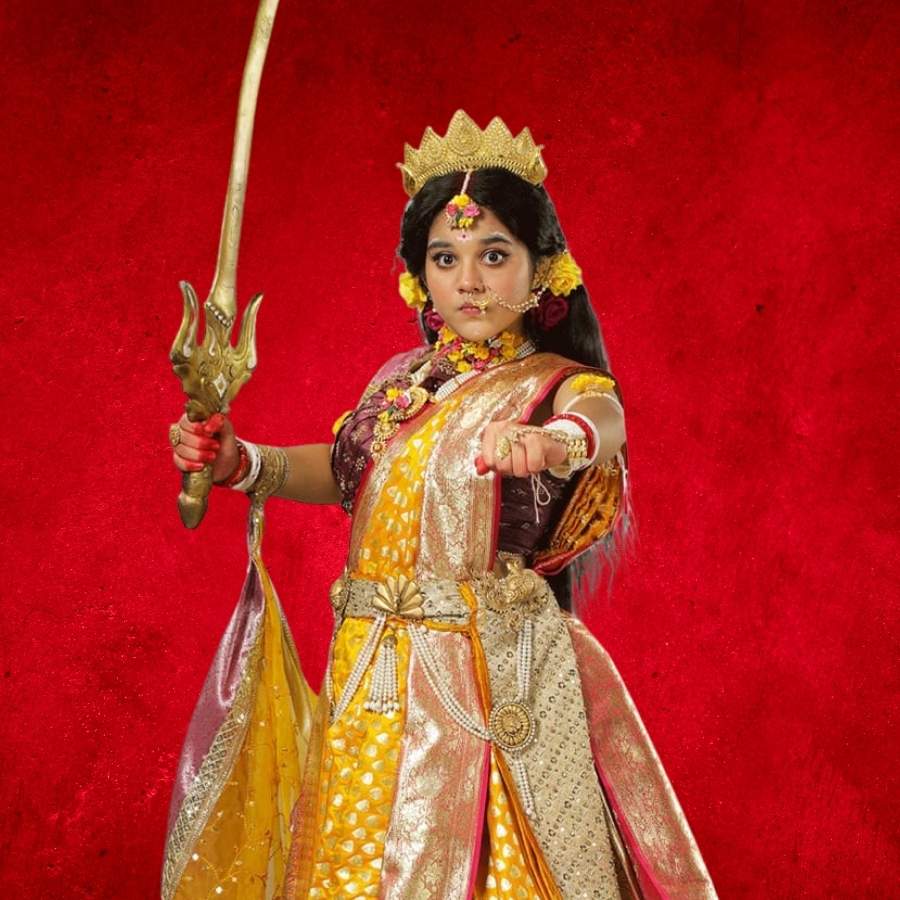 দেবী গন্ধেশ্বরী হিসেবে ধরা দেবেন কুসুম, অর্থাৎ তনিষ্কা তিওয়ারি। 