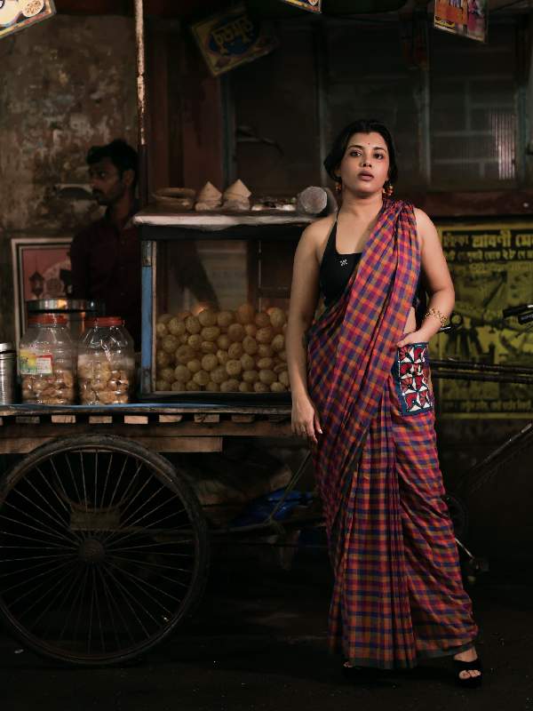 নয়া প্রজন্মের নয়া পছন্দ পকেট শাড়ি।