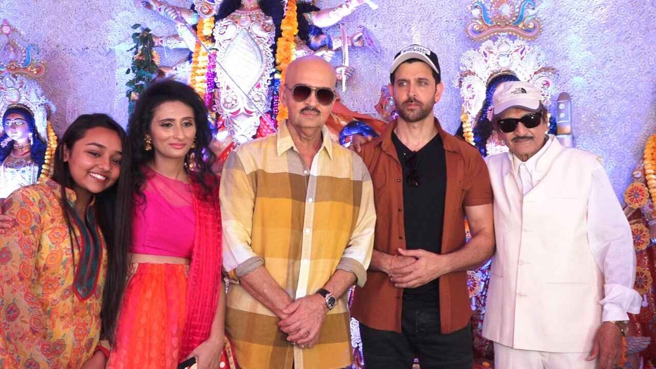 বিশ্বজিৎ চট্টোপাধ্যায়ের পুজোয় সপরিবার রাকেশ রোশন।