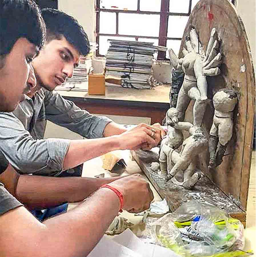 Durga Idol made by Kolkata college students to be taken to Purulia village for puja