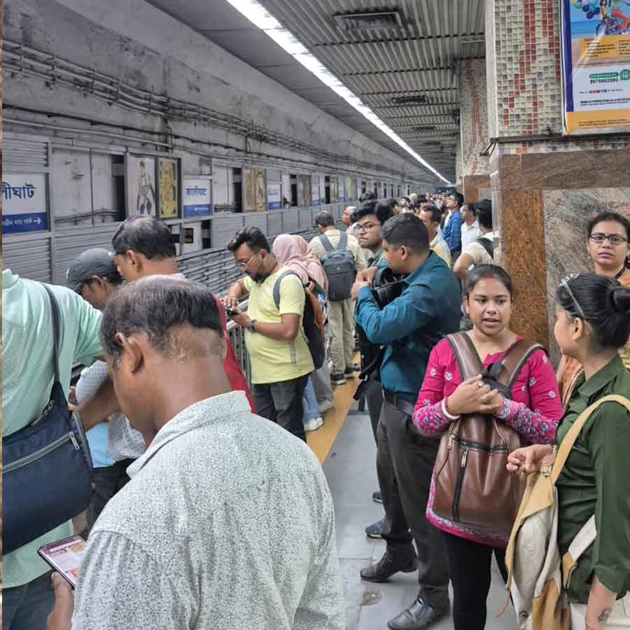Kalighat has left behind all other metro stations in Kolkata during Durga Puja