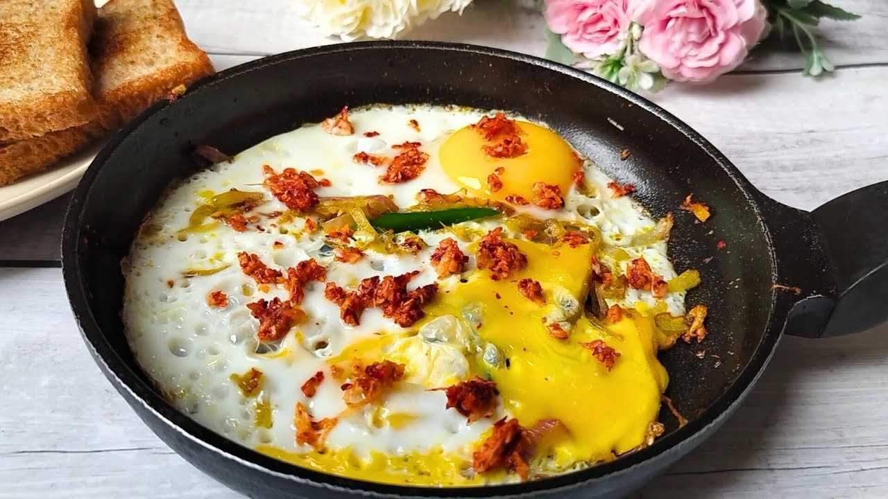 কী এই খাগিনা? খাগিনা হল এক ধরনের ডিমের পদ। যা সাধারণত হায়দরাবাদ এবং পাকিস্তানের কিছু অঞ্চলে বেশ জনপ্রিয়। এটি ডিমের ভুর্জির মতোই, তবে এটি তৈরি করা হয় কাটা পেঁয়াজ, টমেটো এবং বিভিন্ন মশলার সঙ্গে। আদিতি রাও হায়দারির পছন্দের খাগিনা হল হায়দরাবাদের স্টাইলের। যা বিশেষভাবে 'এল্লিপায়া করম' (রসুন-লঙ্কার পেস্ট) সহকারে তৈরি করা হয়।